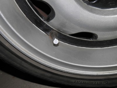 volvo air valve.JPG