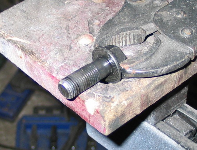 Finished bolt.JPG (111.69 KiB) Viewed 14370 times trimmed and bavelled with small grinder