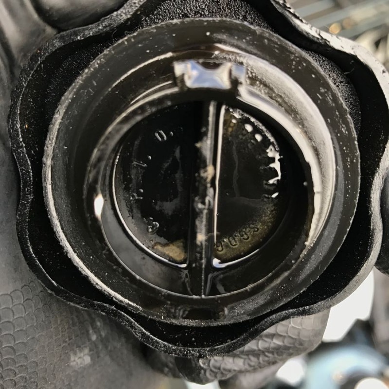Oil filler cap